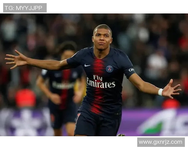 美国足球天才姆巴佩挑战世界足坛巅峰 展现惊人速度与技巧