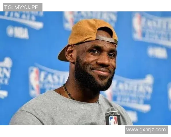 NBA球星跨界挑战游泳与足球竞技 展现全能运动魅力